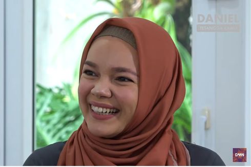 Perang Batin Dewi Sandra Pilih Jadi Pemandu Acara atau Penyanyi
