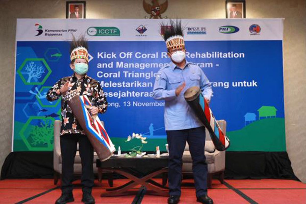 Menteri PPN/Kepala Bappenas Suharso Monoarfa bersama Menteri Kelautan dan Perikanan Edhy Prabowo meluncurkan Coral Reef Rehabilitation and Management Program-Coral Triangle Initiative (Coremap-CTI), Jumat (13/11/2020). 