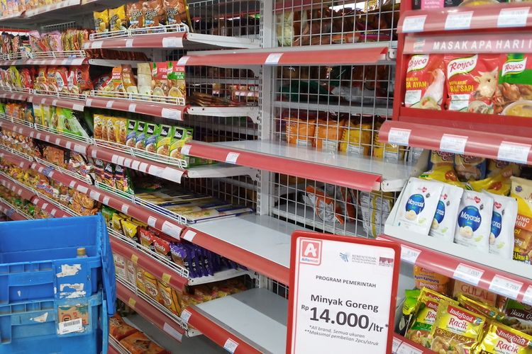 Satu Jam Diserbu Pembeli, Minyak Goreng Habis di Minimarket