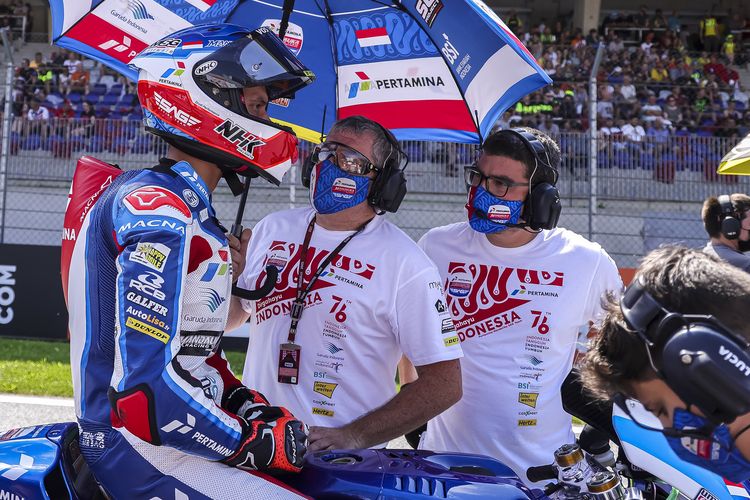 Pertamina Mandalika SAG Team sambut Hari Kemerdekaan RI pada Moto2 Austria dengan seragam khusus