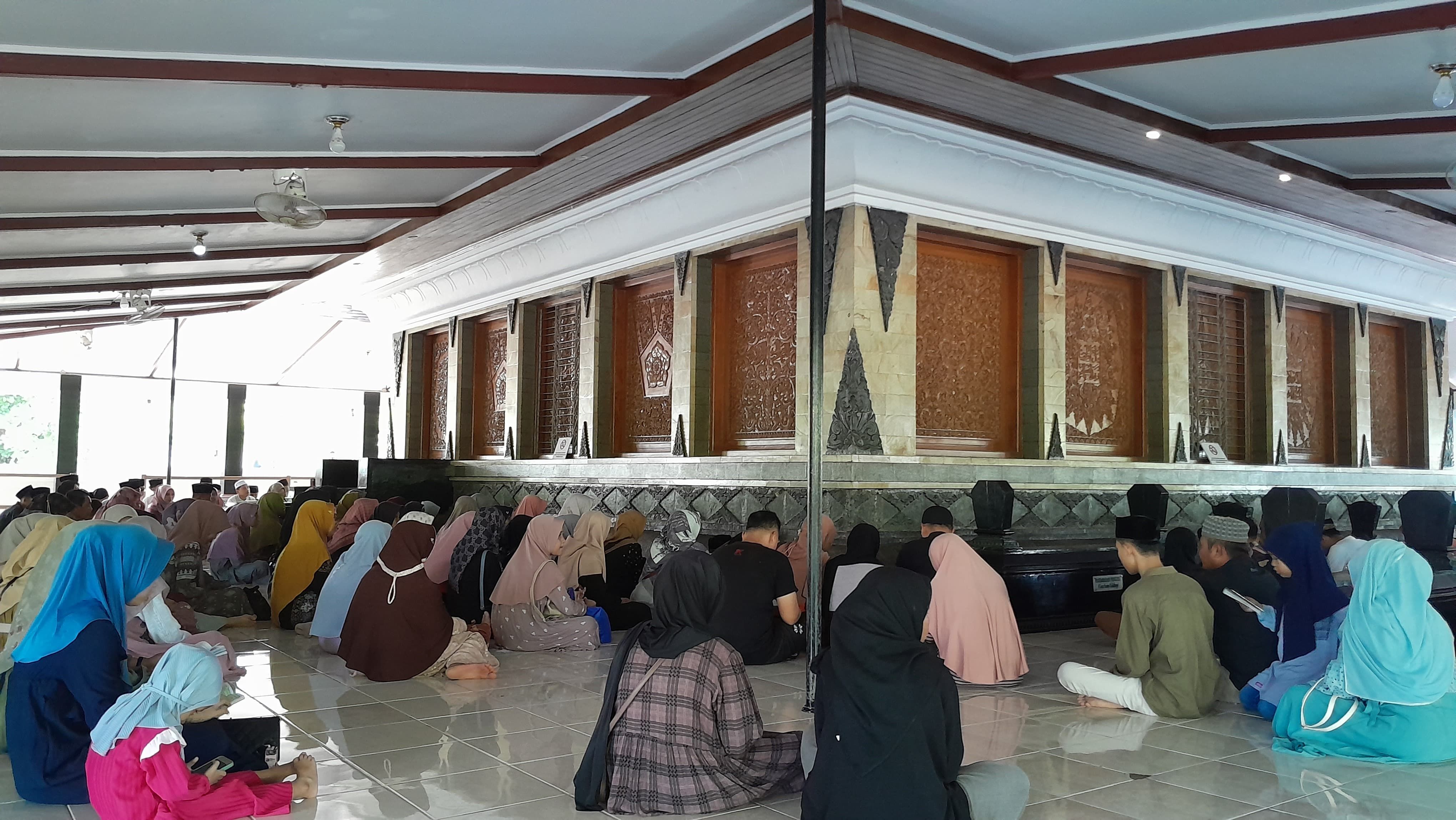 9 Makam Wali Songo di Indonesia, Lokasi Wisata Religi Saat Ramadhan