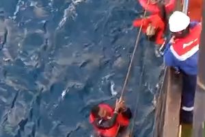 Kapal Tanker Pertamina Selamatkan 16 Korban Kapal Virgo Transport 08 di Laut Jawa