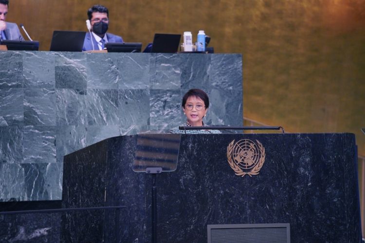 Menteri Luar Negeri (Menlu) RI Retno Marsudi menyampaikan pidato dalam sidang Majelis Umum Perserikatan Bangsa-Bangsa (PBB) ke-77 di New York, Senin (26/9/2022) malam.