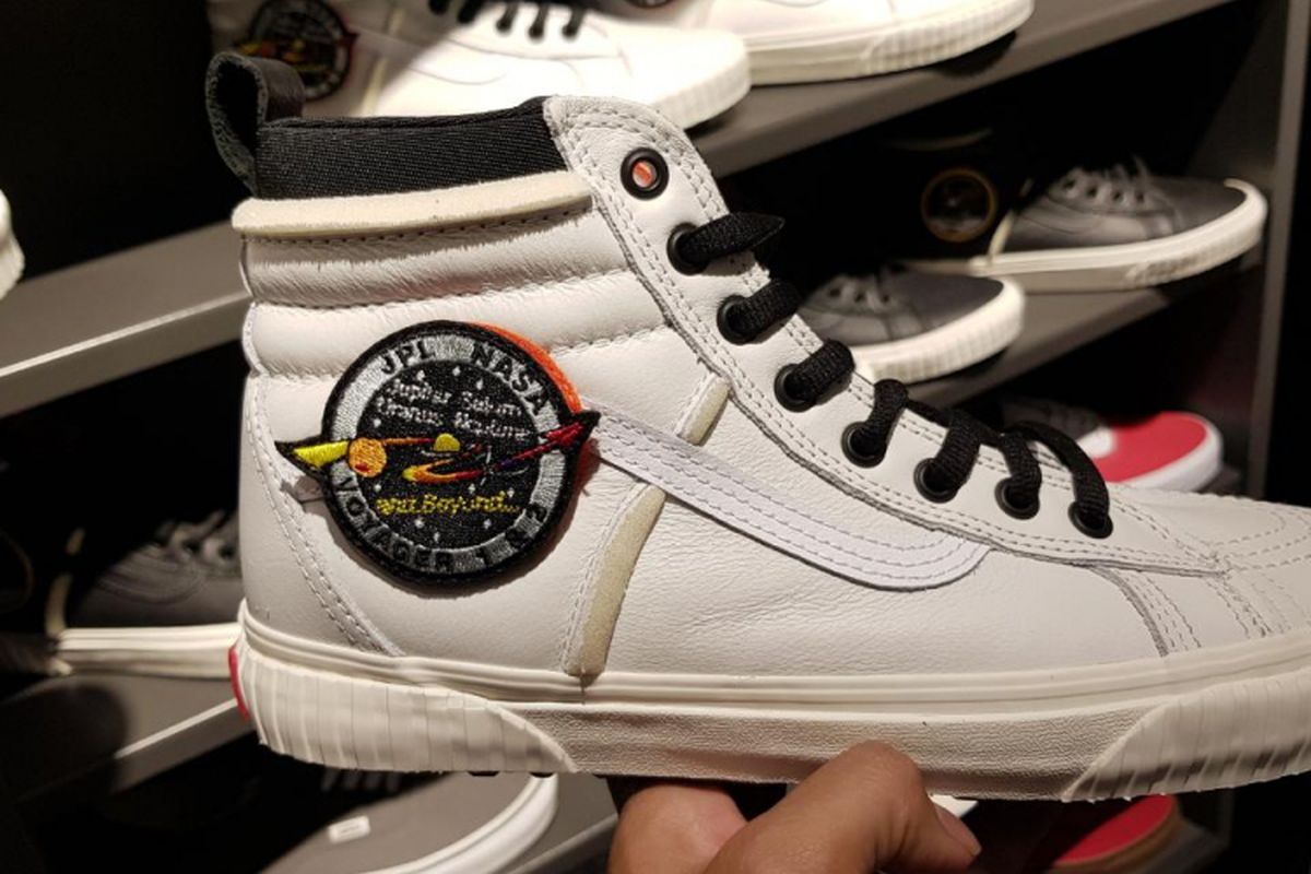 Sneakers Vans x NASA