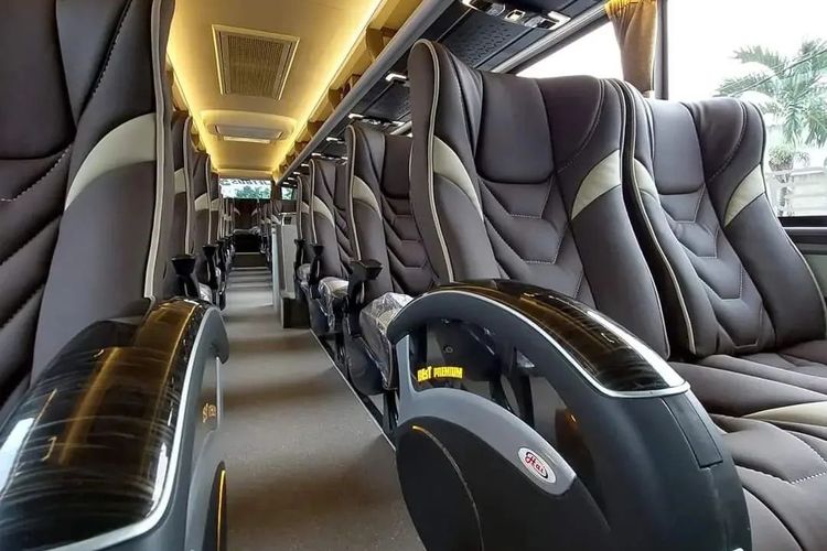  Perusahaan otobus (PO) Best Premium baru saja merilis satu unit bus baru menggunakan Jetbus5+ SHD buatan Karoseri Adiputro. 
