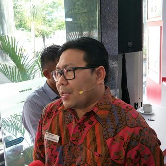 Anggota Ombudsman Dadan Suparjo Suharmawijaya di Kantor Ombudsman, Jakarta, Rabu (29/11/2017).