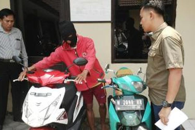 Pelajar SMK Bangkalan setelah diamnakan Polres Bangkalan karena mencuri motor.