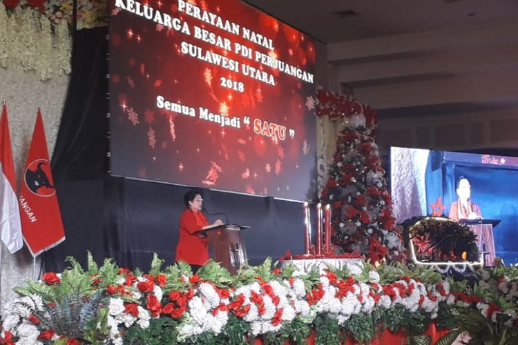 Ketua Umum PDI-P Megawati Soekarnoputri saat memberikan sambutan acara peryaaan Natal keluarga besar PDI-P Sulawesi Utara, di Manado Grand Palace (MGP), Sulawesi Utara pada Jumat (21/12/2018) malam.