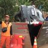 Satu Mobil Terperosok ke Lubang Galian di Jaksel gara-gara Sopir Tertidur