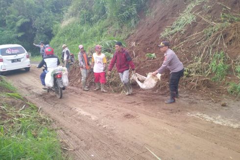 Selama 2 Hari Longsor Terjadi di 6 Kecamatan di Garut Selatan