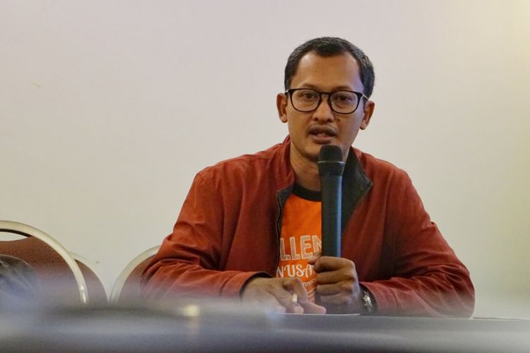 Direktur Eksekutif Alvara Research Center Hasanuddin Ali saat memaparkan hasil survei di kawasan Menteng, Jakarta Pusat, Minggu (27/5/2018).