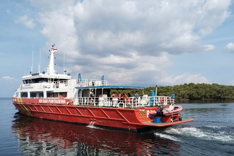 3 Turis dan 1 Pemandu Wisata Hilang di Perairan Sikka, Tim SAR Lakukan Pencarian