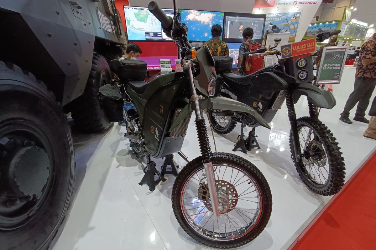 Motor listrik taktis Len Industri