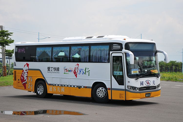 Bus wisata di Taiwan.