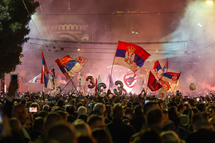 Bagaimana Cara Gen Z Serbia Menang Pemilu Lawan Penguasa Lama?