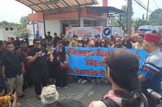 Relawan Anies Datangi Kantor PKS, Minta PKS Konsisten Dukung Anies