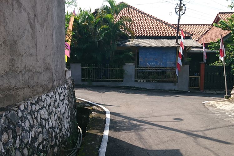 Ilustrasi rumah tusuk sate. 