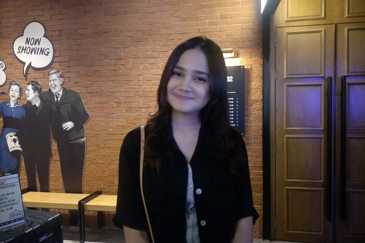 Syifa Hadju usai menjadi pembisik di teater bisik film NKCTHI di CGV FX Sudirman, Jakarta Pusat, Minggu (12/1/2020).