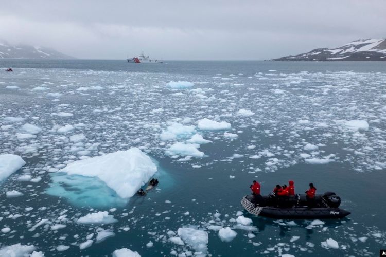 Ilustrasi mencairnya es di Antartika, salah satu peristiwa akibat perubahan iklim yang terjadi pada 2024