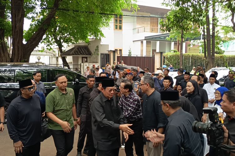 SBY, Jusuf Kalla, dan Pramono Datang Melayat, Rumah Duka Guruh Soekarnoputra Dipenuhi Tokoh 