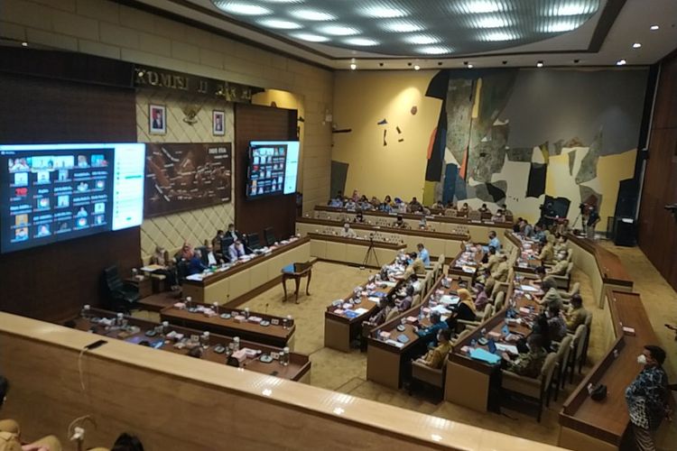 Suasana di Rapat Komisi II DPR RI mengenai 5 RUU Provinsi, Selasa (21/6/2022). 