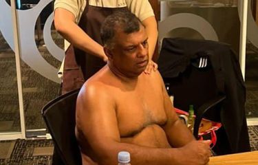 Telanjang Dada Sembari Dipijat Saat Rapat Online, Bos AirAsia Dikritik