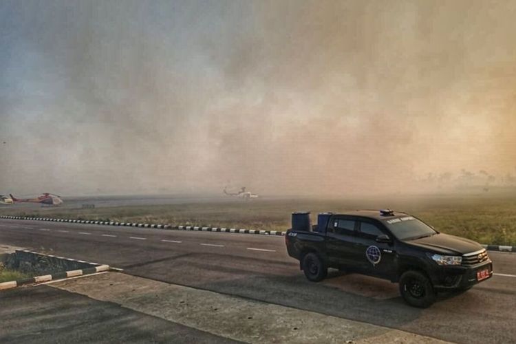 Imbas Asap Karhutla Masuk Area Bandara di Nabire, 2 Penerbangan Dibatalkan