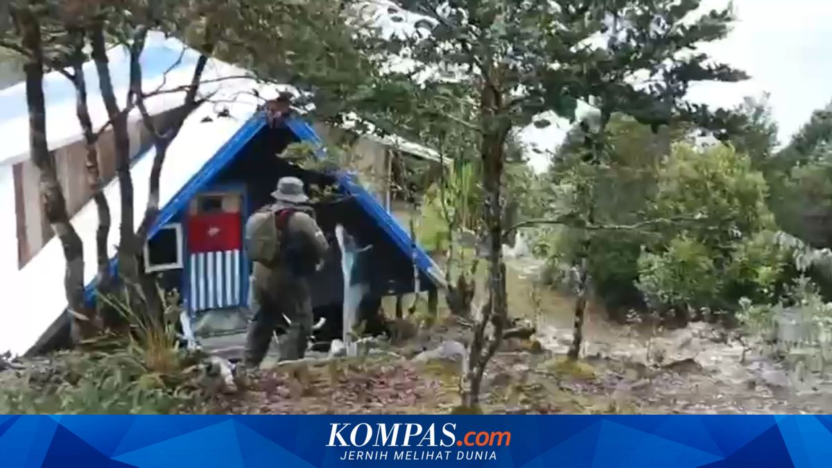 Sisir Sekitar Lokasi Pembakaran Pesawat AMA, Aparat Temukan Markas KKB