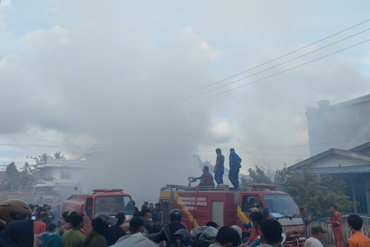 Kebakaran di Jalan Pasir Putih Nunukan Kaltara, menghanguskan 3 unit bangunan termasuk rumah salah satu tokoh serta pemuka agama