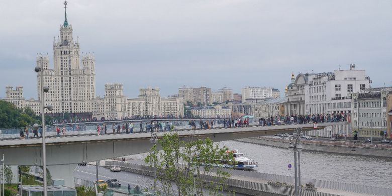 River Outlook menjadi fitur yang paling diminati di Taman Modern Zaryadye Park, Moskwa. Foto diambil pada 12 Juni 2018.