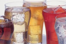 Mengapa Sebaiknya Hindari Minuman Bersoda pada Cuaca Panas?