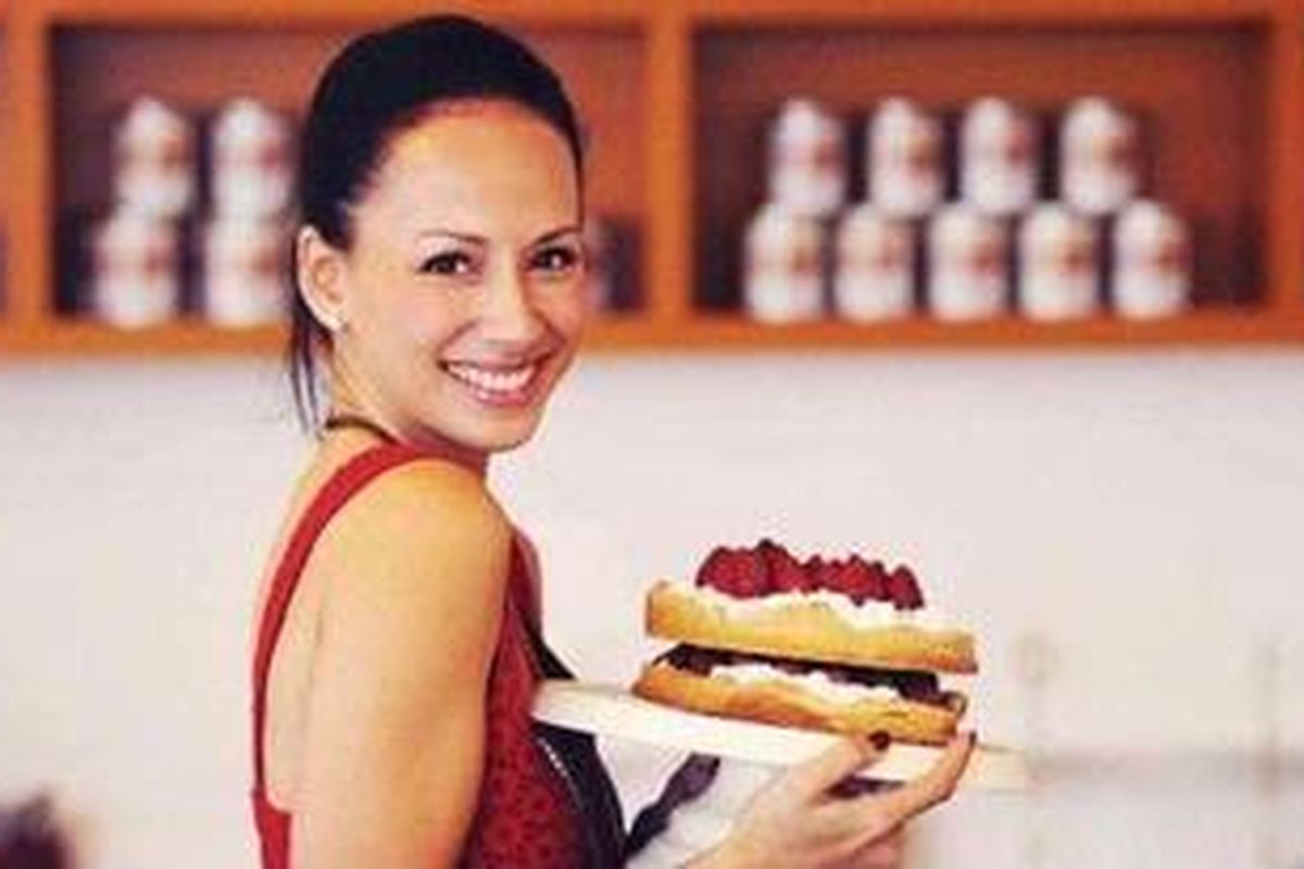 Jana Parengkuan belajar memasak sendiri dari buku-buku dan YouTube.
