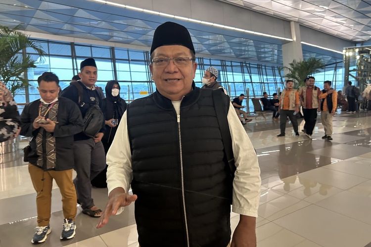 Wakil Ketua Komisi VIII DPR RI, Abdul Wachid, sesaat sebelum keberangkatan Timwas Haji DPR RI ke Arab Saudi di Bandara Internasional Soekarno-Hatta, Tangerang, Banten, Senin (10/06/2024).