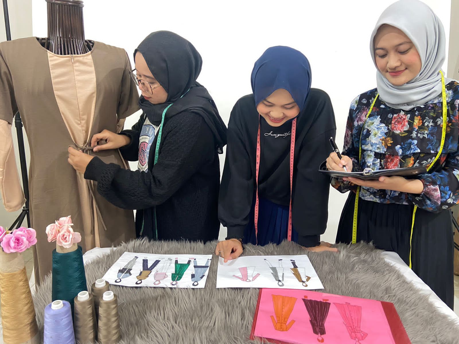 Kisah Selvi Membangun Bisnis Baju Muslim hingga Terima Ratusan Order Setiap Sehari