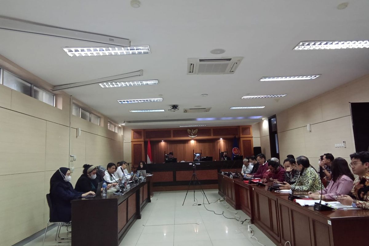 Sidang kasus minyak goreng kppu