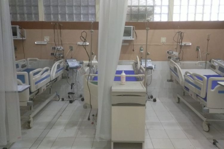 Suasana tempat tidur untuk pasien Covid-19 di RSUD Prof Dr H M Anwar Makkatutu Bantaeng, Sulawesi Selatan
