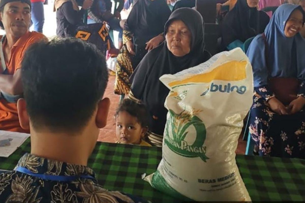 Bulog Salurkan Bantuan Beras 10 Kg ke 564.080 Keluarga di Soloraya