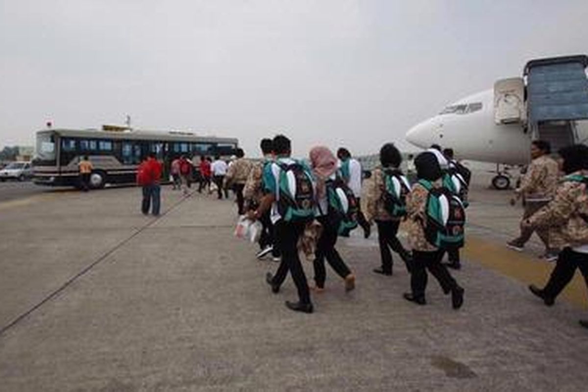 Sambutan hangat oleh petugas yang mengetahui kekhasan Kota Yogyakarta menjadi kesan pertama bagi kontingen DI Yogyakarta yang akan berlaga di PON XVIII Riau, 9-20 September 2012.