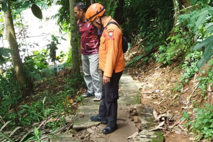 Bencana alam pergerakan tanah menerjang dua kecamatan di Sumedang, Jabar, Rabu (28/2/2024). 