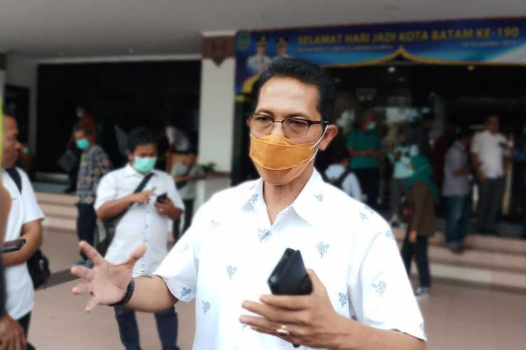 Dari 260 ribu kepala keluarga (KK) yang terdampak virus corona atau covid-19 di Batam, Kepulauan Riau (Kepri), sedikitnya ada 68.000 KK yang belum mendapatkan sembako gratis tersebut dari emkot Batam.