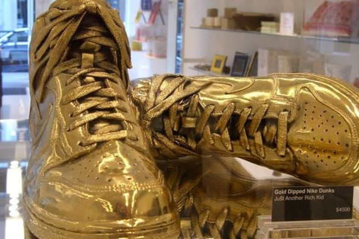 Nike Gold Dipping 