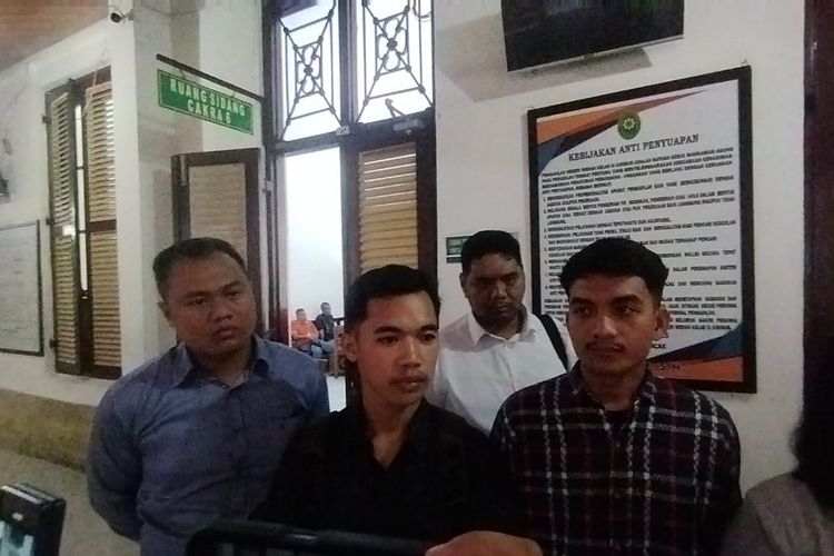 Dituntut 5 Bulan Penjara karena Beli Pertalite 25 Liter Pakai Jeriken, Terdakwa: Saya Harap Hakim Putus Bebas