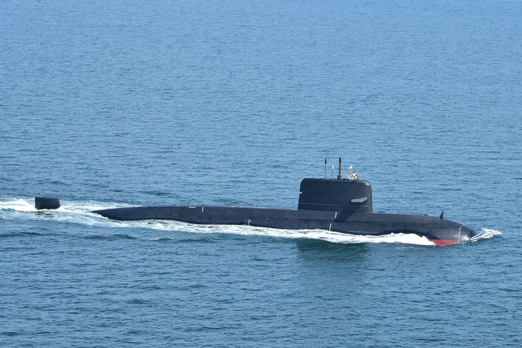 Kapal Perang RI dan Pakistan Bermanuver di Laut Jawa