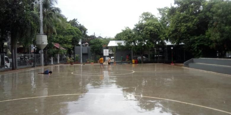 Setelah menjadi RPTRA, lokasi yang tadinya adalah aula berubah menjadi lapangan futsal.