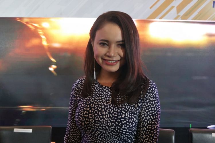 Rossa saat ditemui usai jumpa pers Rising Star Indonesia 3 di kawasan Kebon Jeruk, Jakarta Barat, Selasa (26/11/2018).
