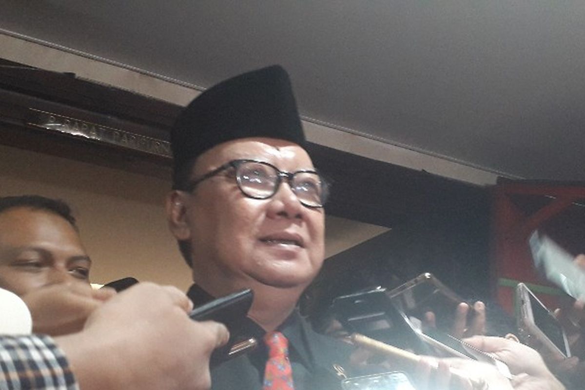 Menteri Dalam Negeri Tjahjo Kumolo membri keterangan setelah menghadiri sidang paripurna DPRD DKI Jakarta, Sabtu (22/6/2019).