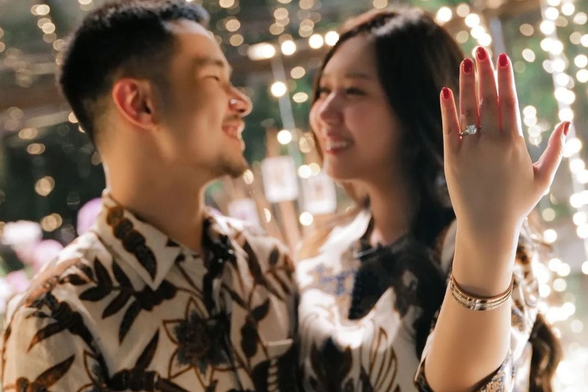 Seleb TikTok dan YouTuber Sisca Kohl dilamar Jess No Limit.