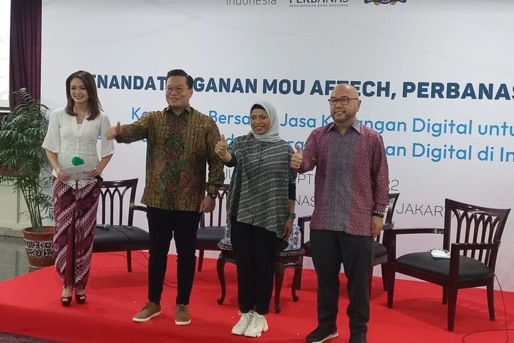 Konferensi pers penandatanganan nota kesepahaman AFTECH, PERBANAS, dan KADIN di Jakarta, Jumat (9/9/2022) 