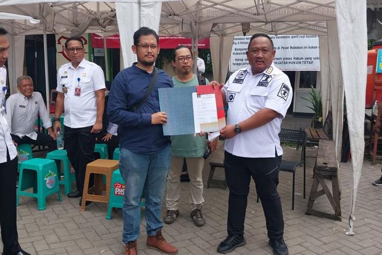 Kementerian Hukum dan HAM (Kemenkumham) secara resmi menyerahkan pemanfaatan aset Barang Milik Negara (BMN) atau yang dikenal sebagai Pasar Babakan Tangerang kepada PT Dua Dunia Molala pada Senin (1/5/2023).
