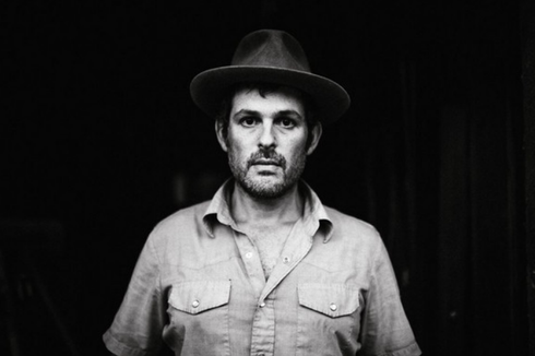 Lirik dan Chord Lagu The Moon was Red and Dangerous - Gregory Alan Isakov